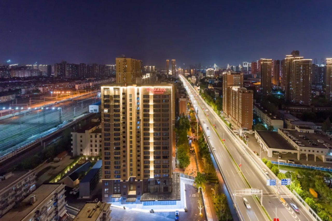 Ramada By Wyndham Wuhan Hankou Exterior photo