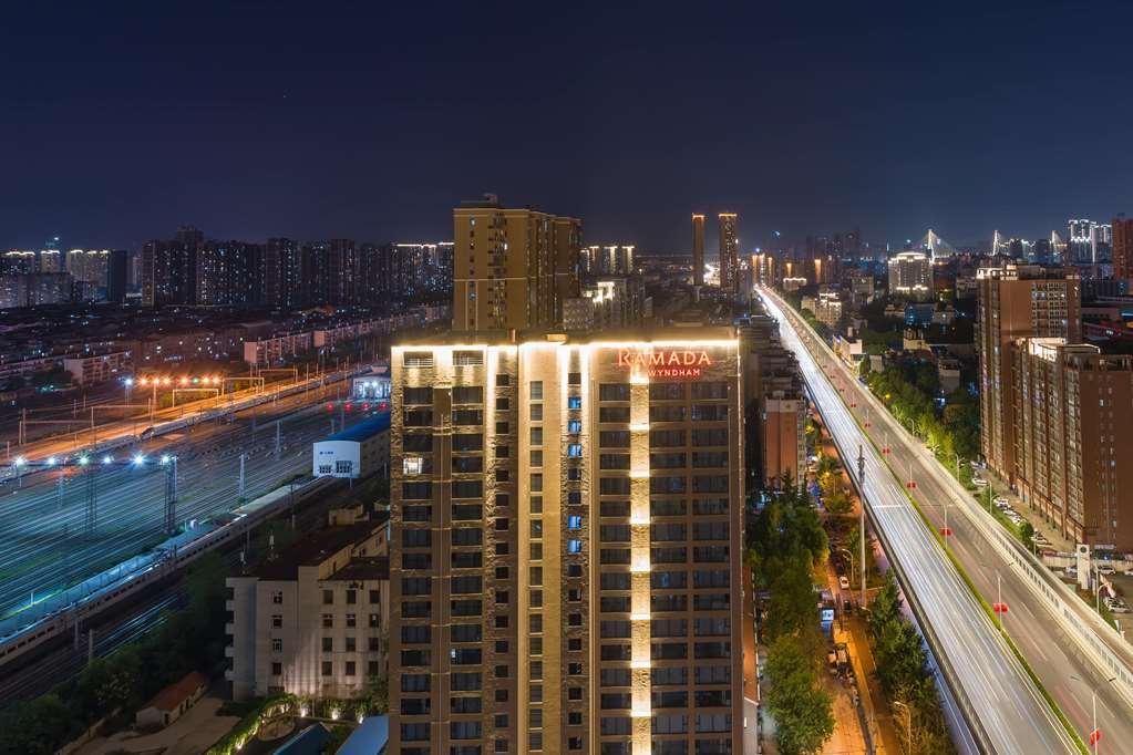 Ramada By Wyndham Wuhan Hankou Exterior photo